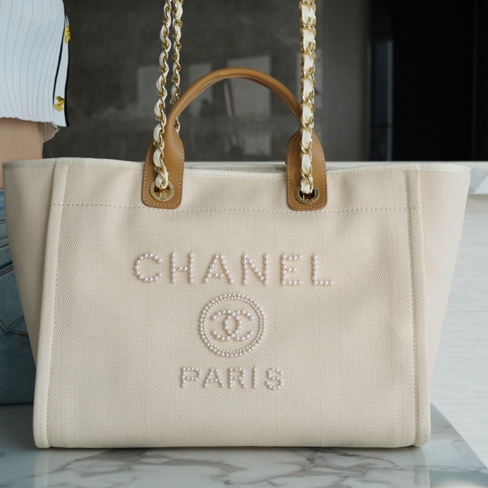 CHANEL DEAUVILLE TOTE