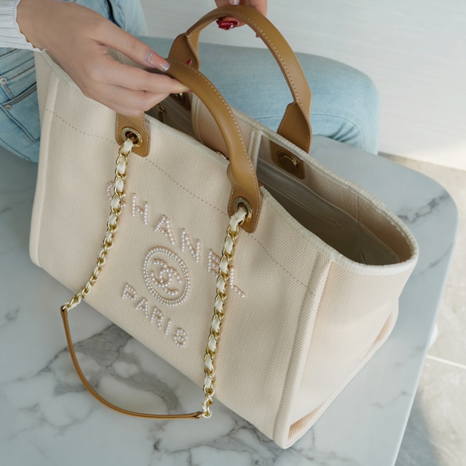 CHANEL DEAUVILLE TOTE