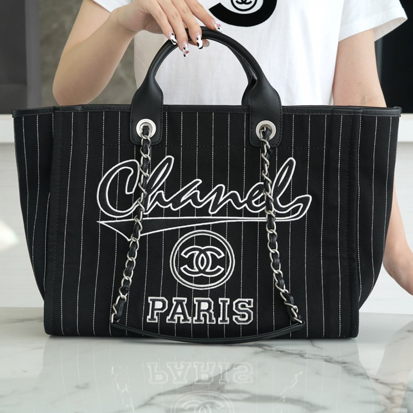 CHANEL MEDIUM DEAUVILLE TOTE BAG