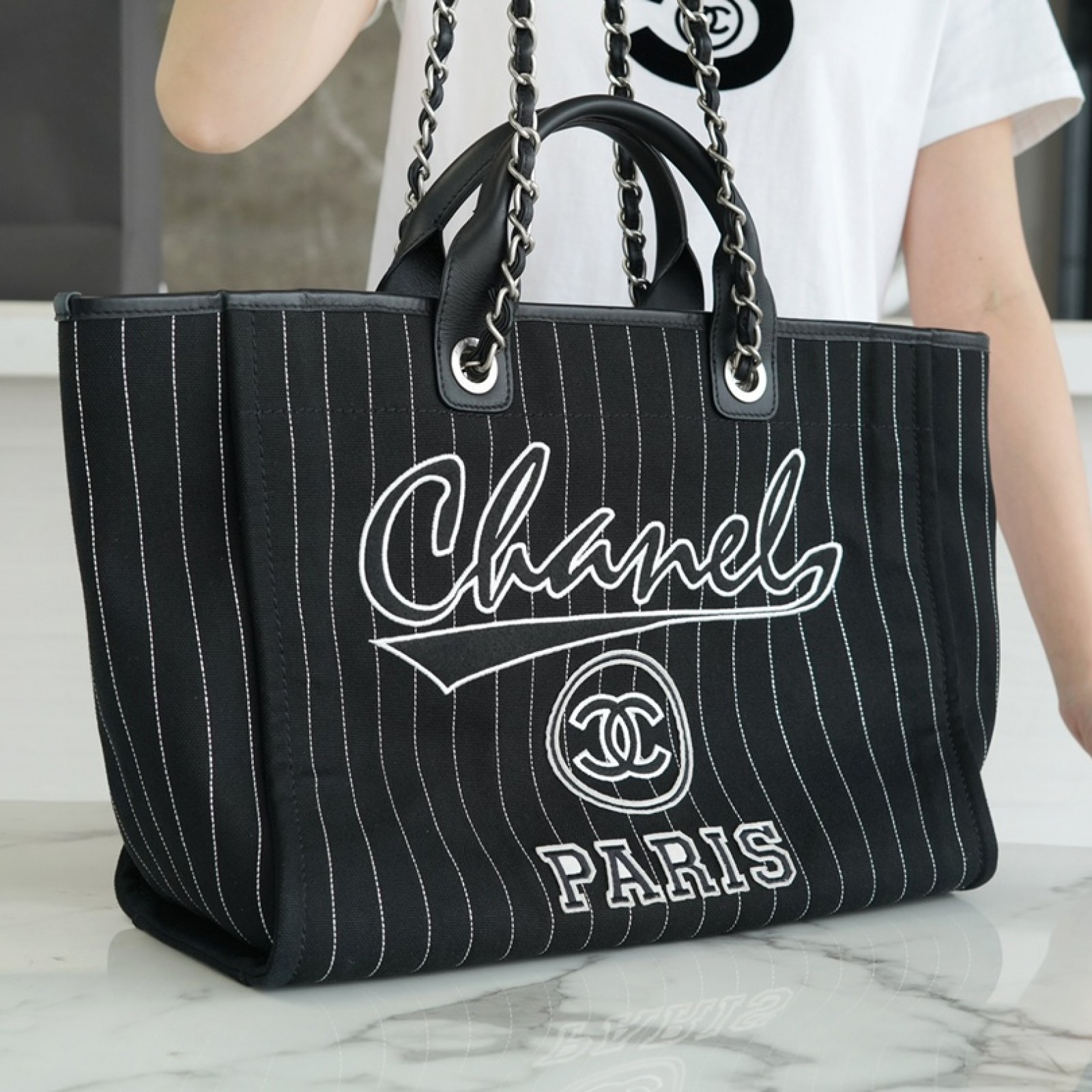 CHANEL MEDIUM DEAUVILLE TOTE BAG