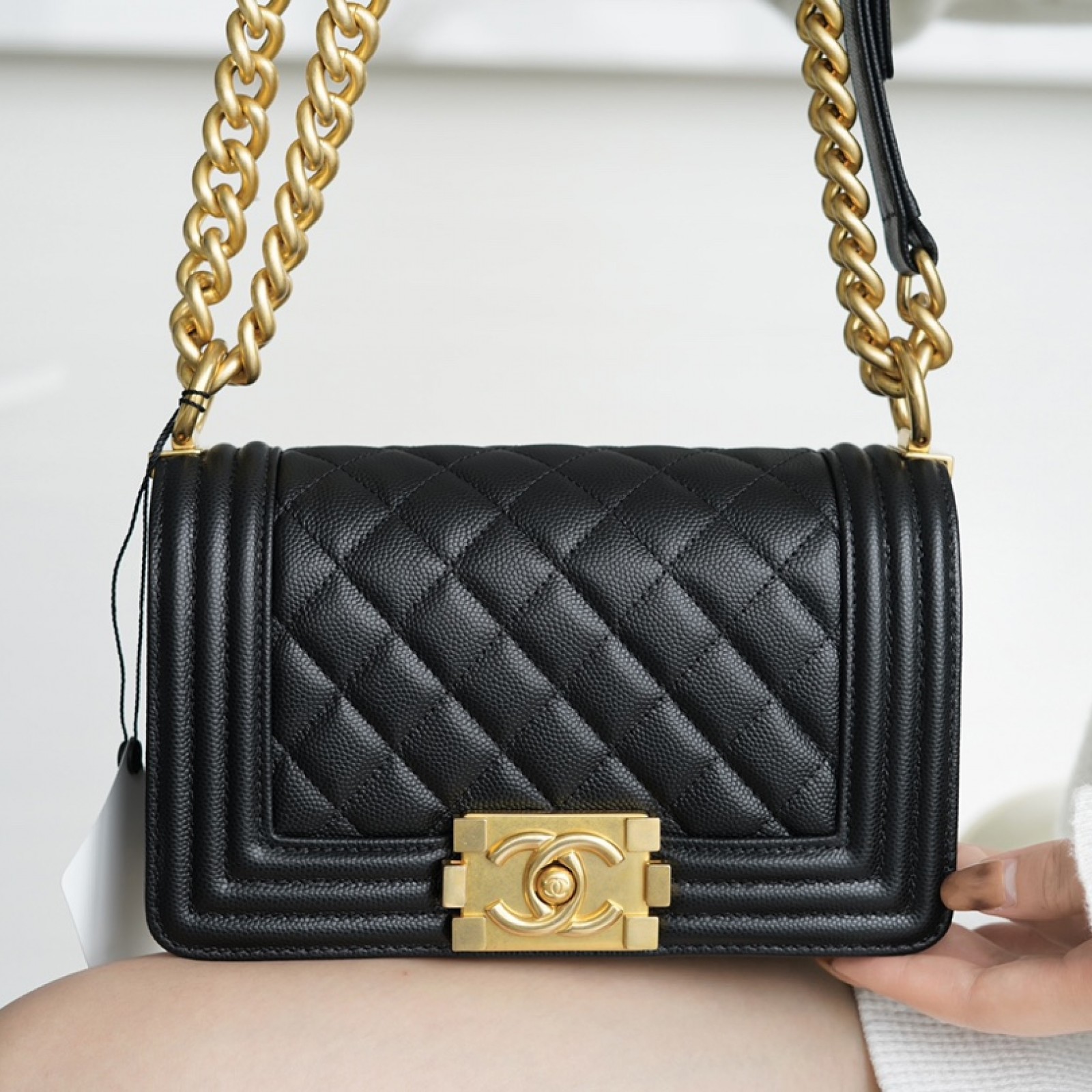 CHANEL MEDIUM BOY FLAP BAG 