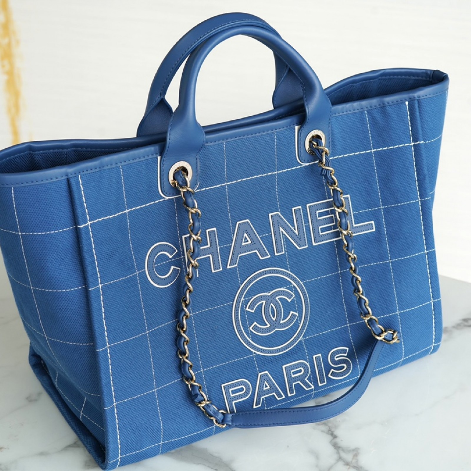 CHANEL MEDIUM DEAUVILLE TOTE BAG