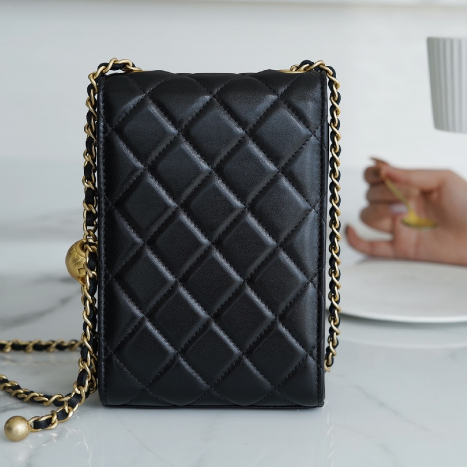 CHANEL PEARL CRUSH PHONE HOLDER WITH CHAIN BAG