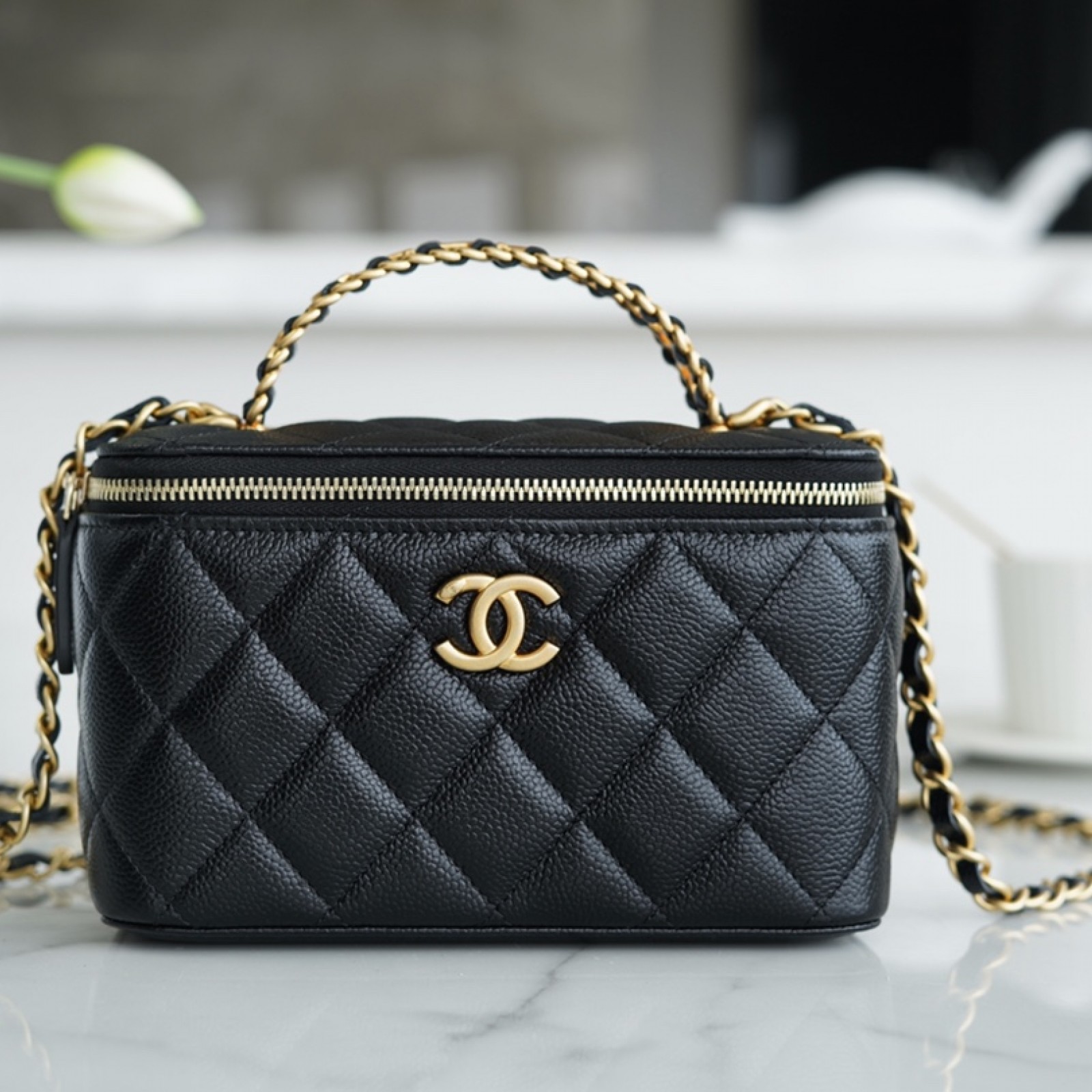 CHANEL PICK ME UP VANITY CACE