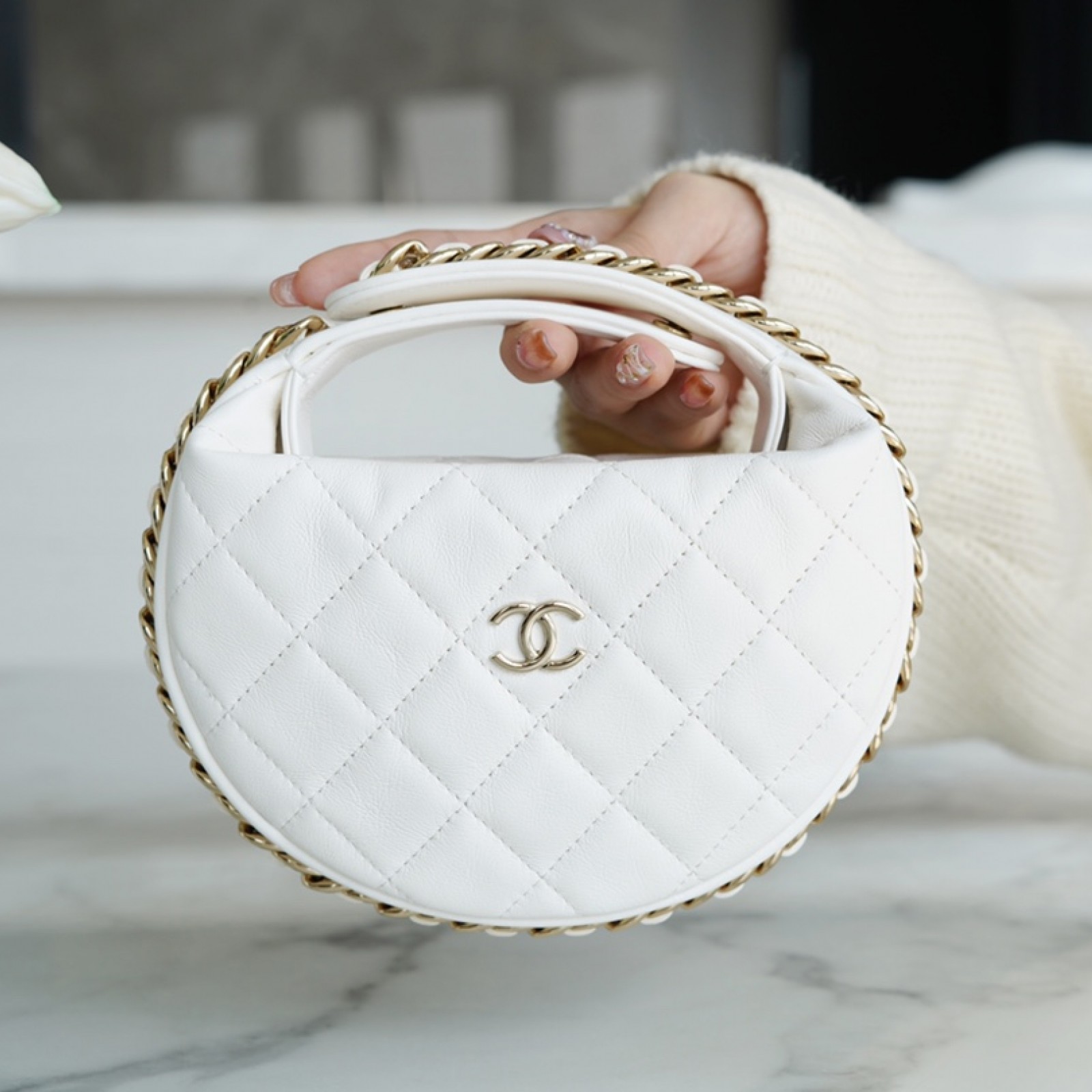 CHANEL AROUND POUCH HOBO BAG 