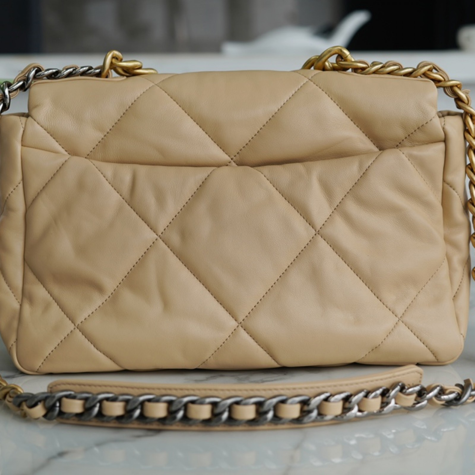 CHANEL MEDIUM 19 FLAP BAG