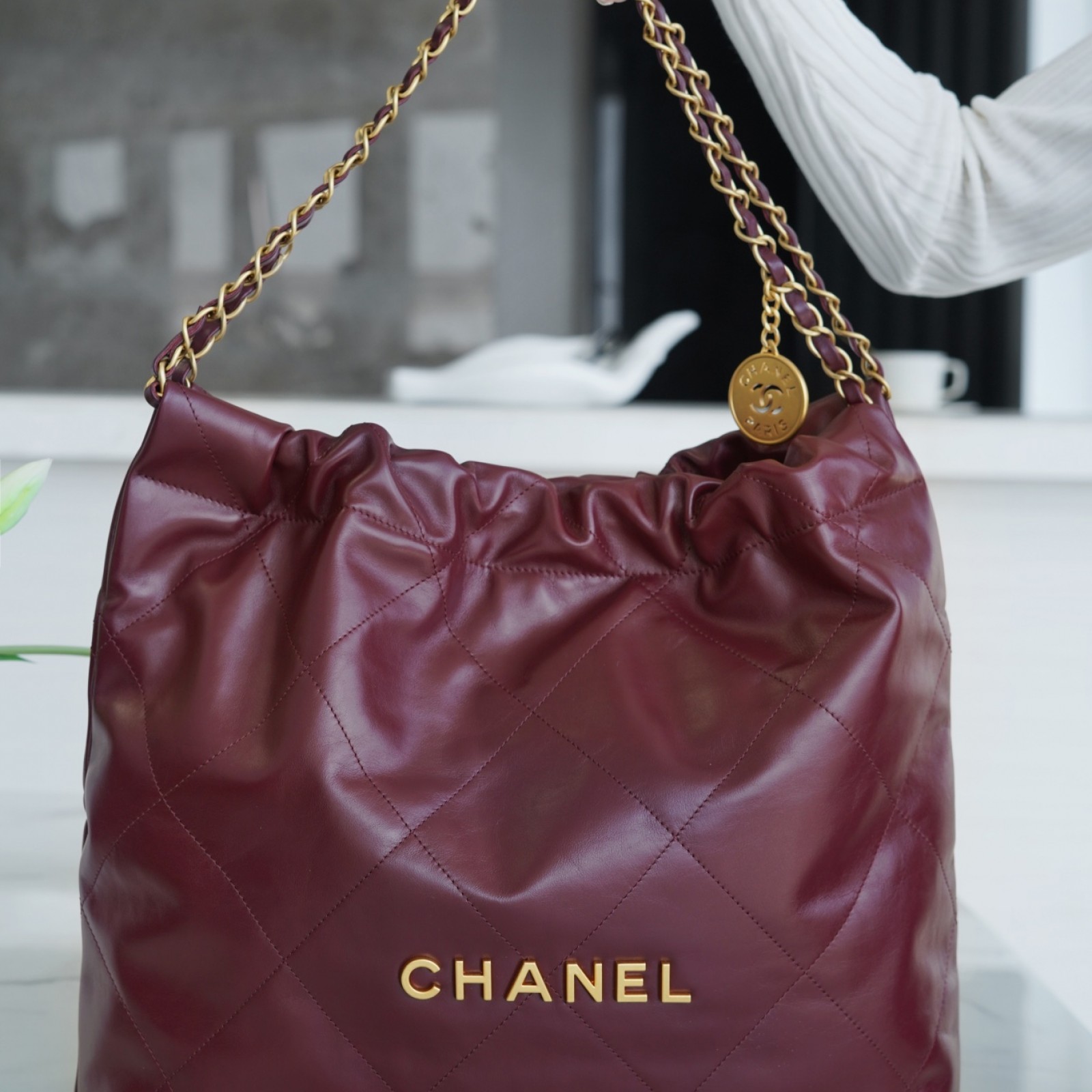 CHANEL 22 MEDIUM BAG