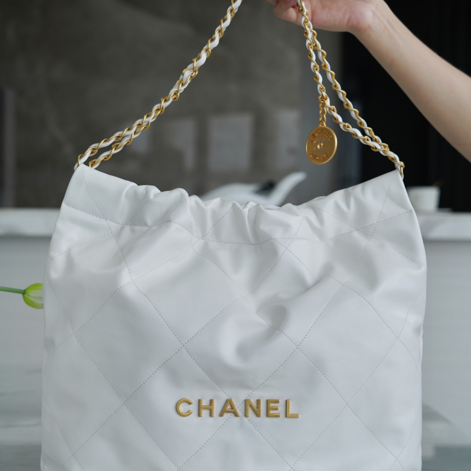 CHANEL 22 MEDIUM BAG