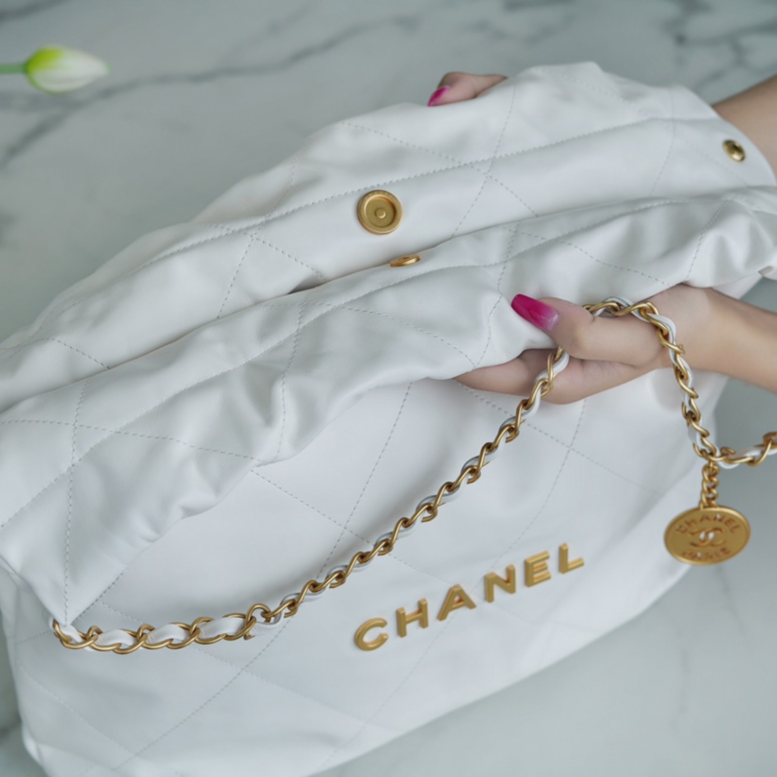 CHANEL 22 MEDIUM BAG