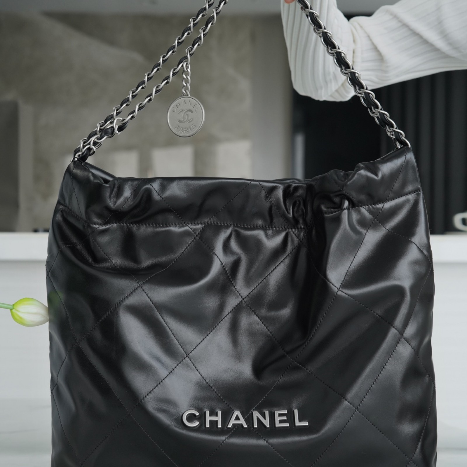 CHANEL 22 MEDIUM BAG 