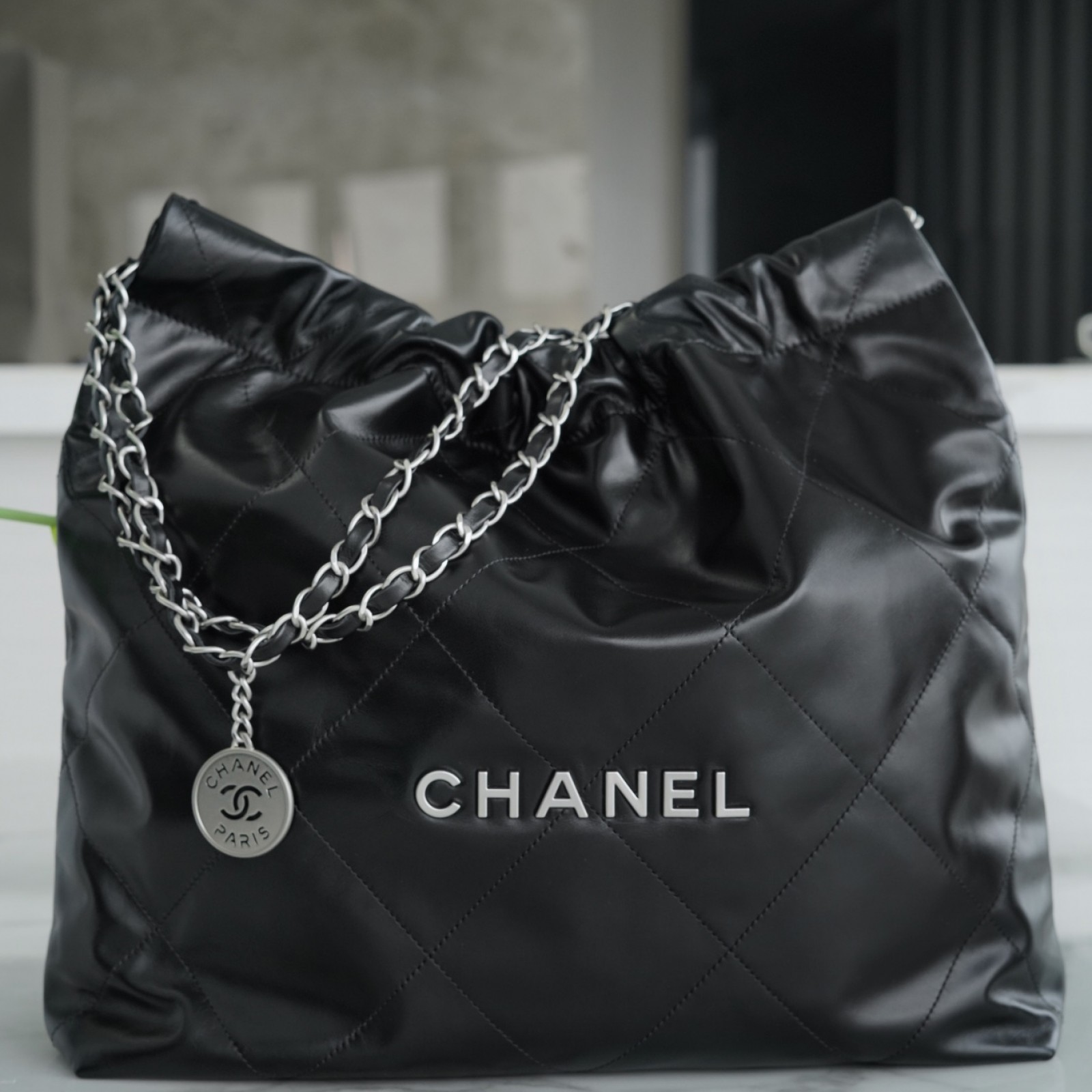 CHANEL 22 MEDIUM BAG 