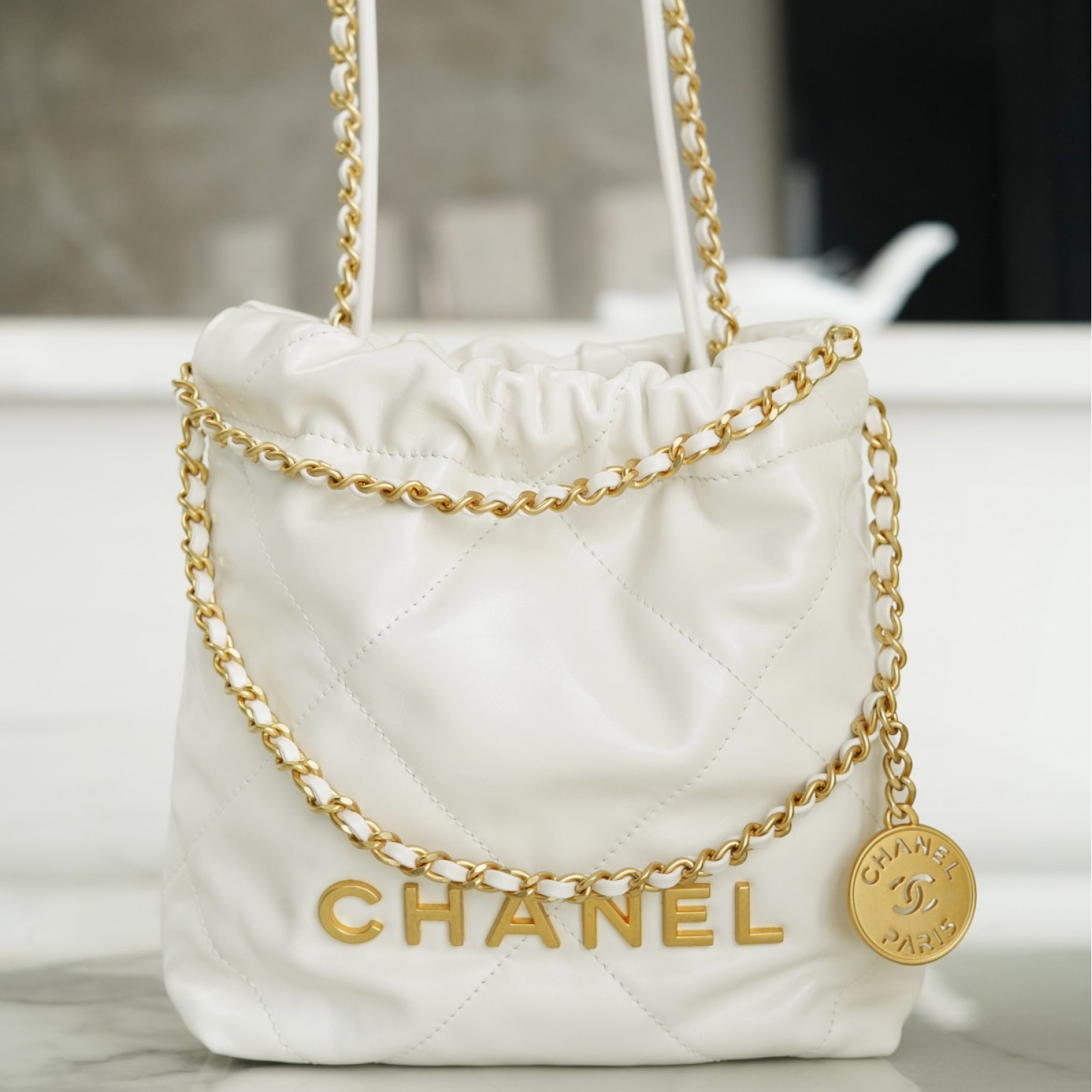 CHANEL 22 MINI BAG 