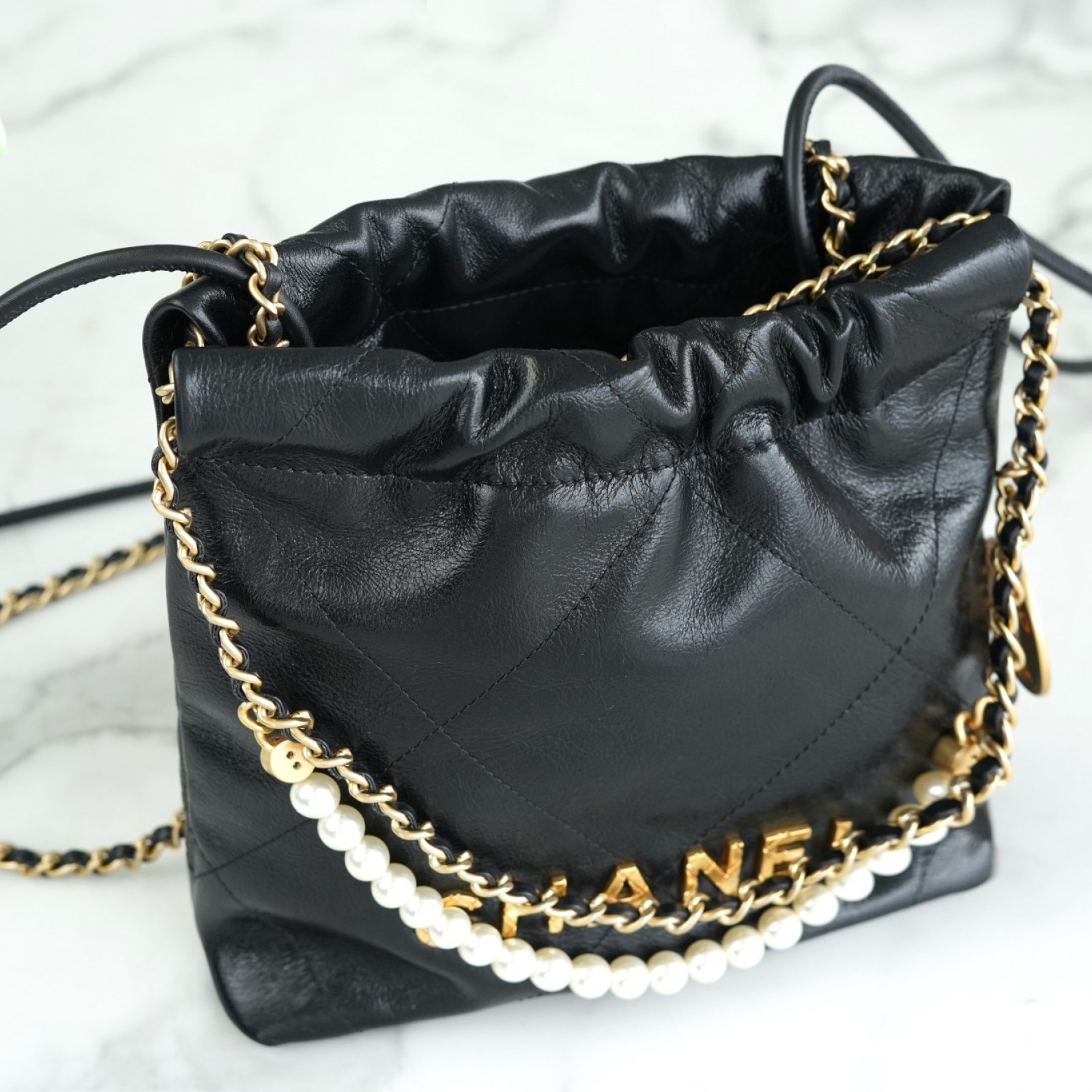 CHANEL PEARL MINI 22 SHOULDER BAG