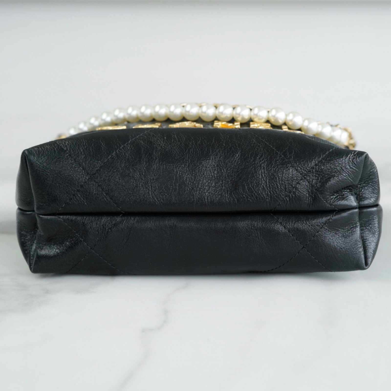 CHANEL PEARL MINI 22 SHOULDER BAG