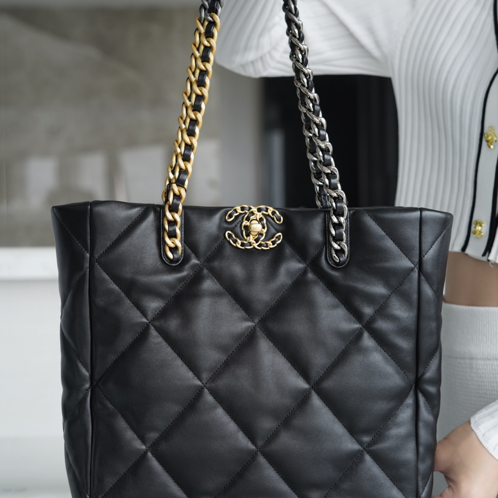 CHANEL 19 EAST WEST SHOPPING BAG