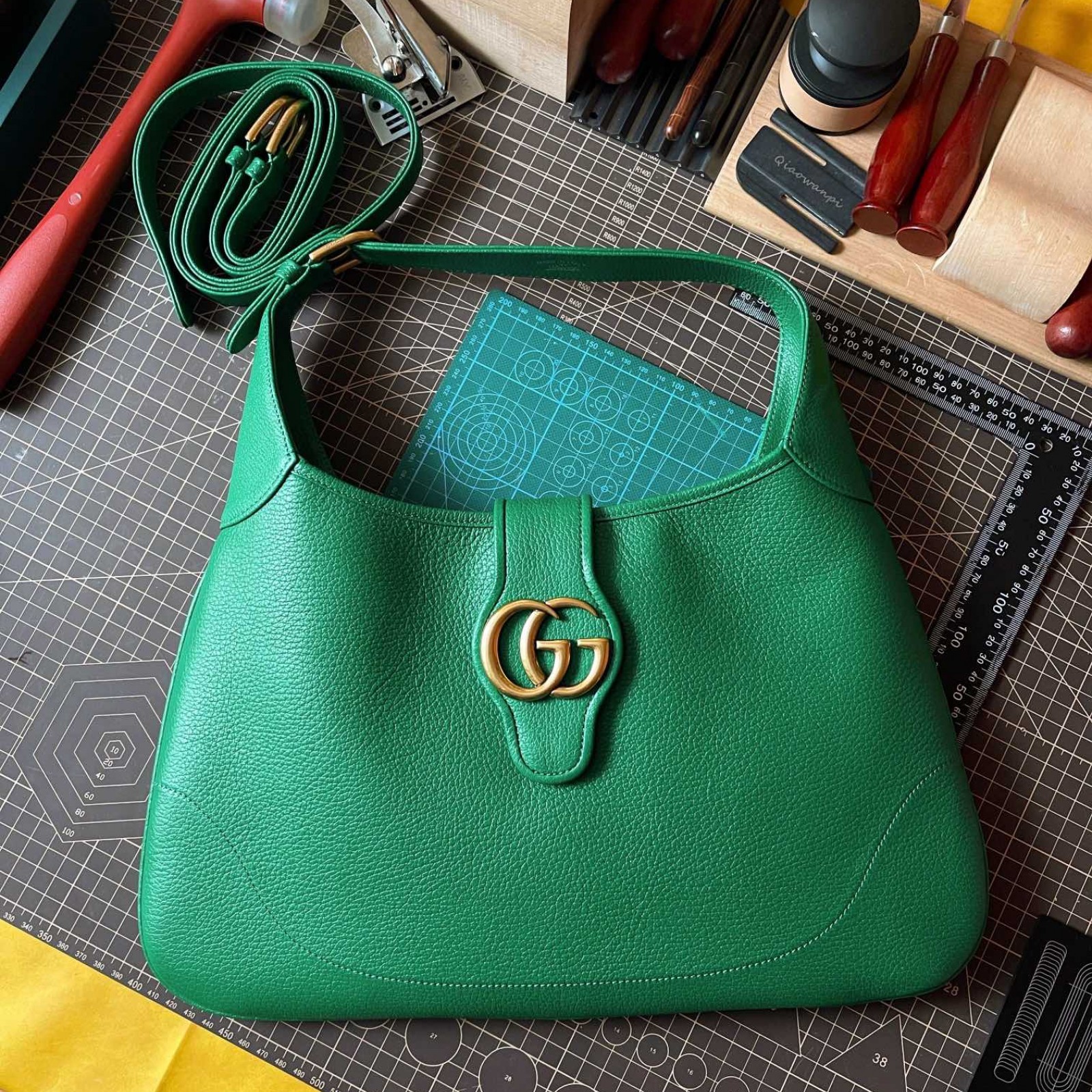 GUCCI APHRODITE LARGE SHOULDER BAG