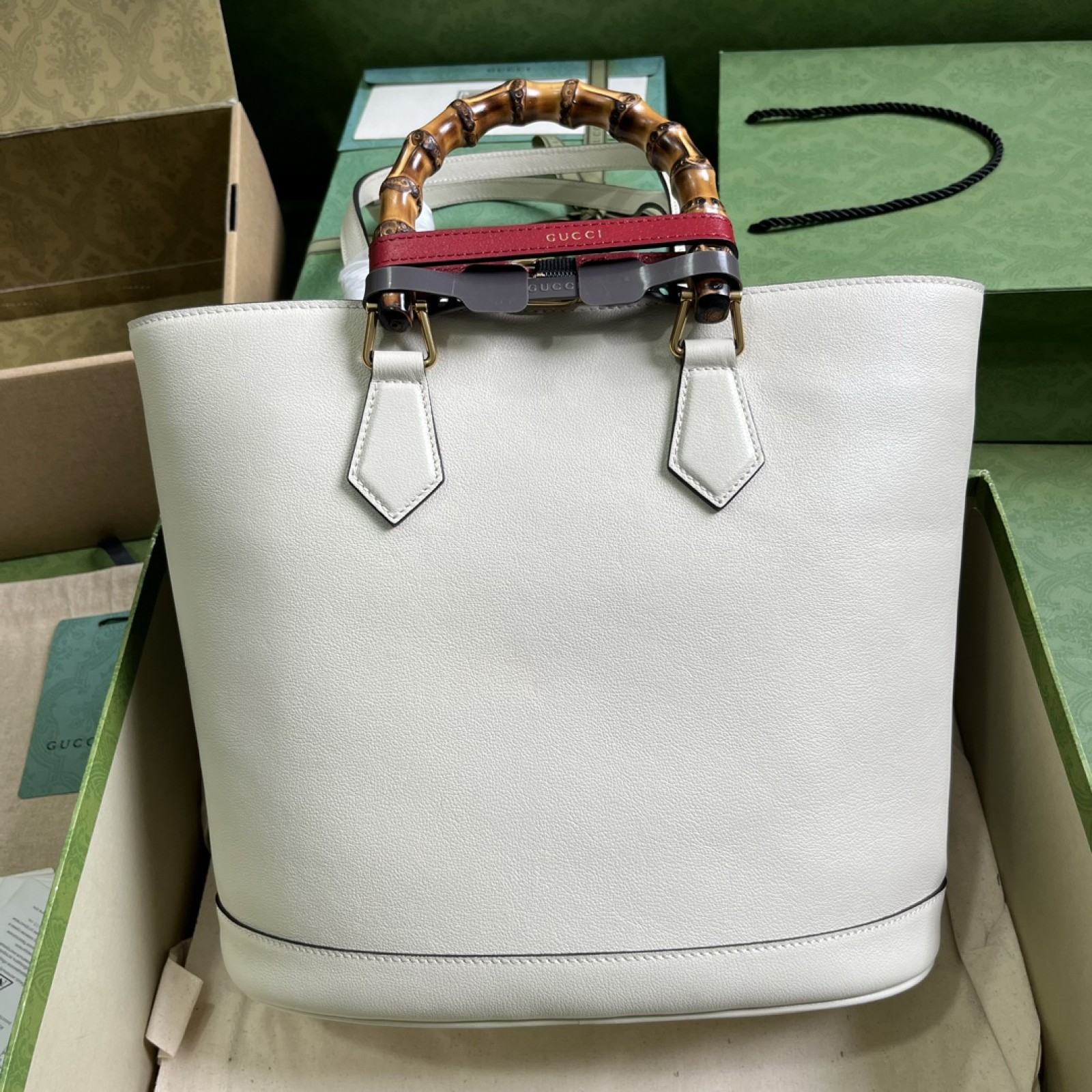 GUCCI DIANA MEDIUM TOTE BAG