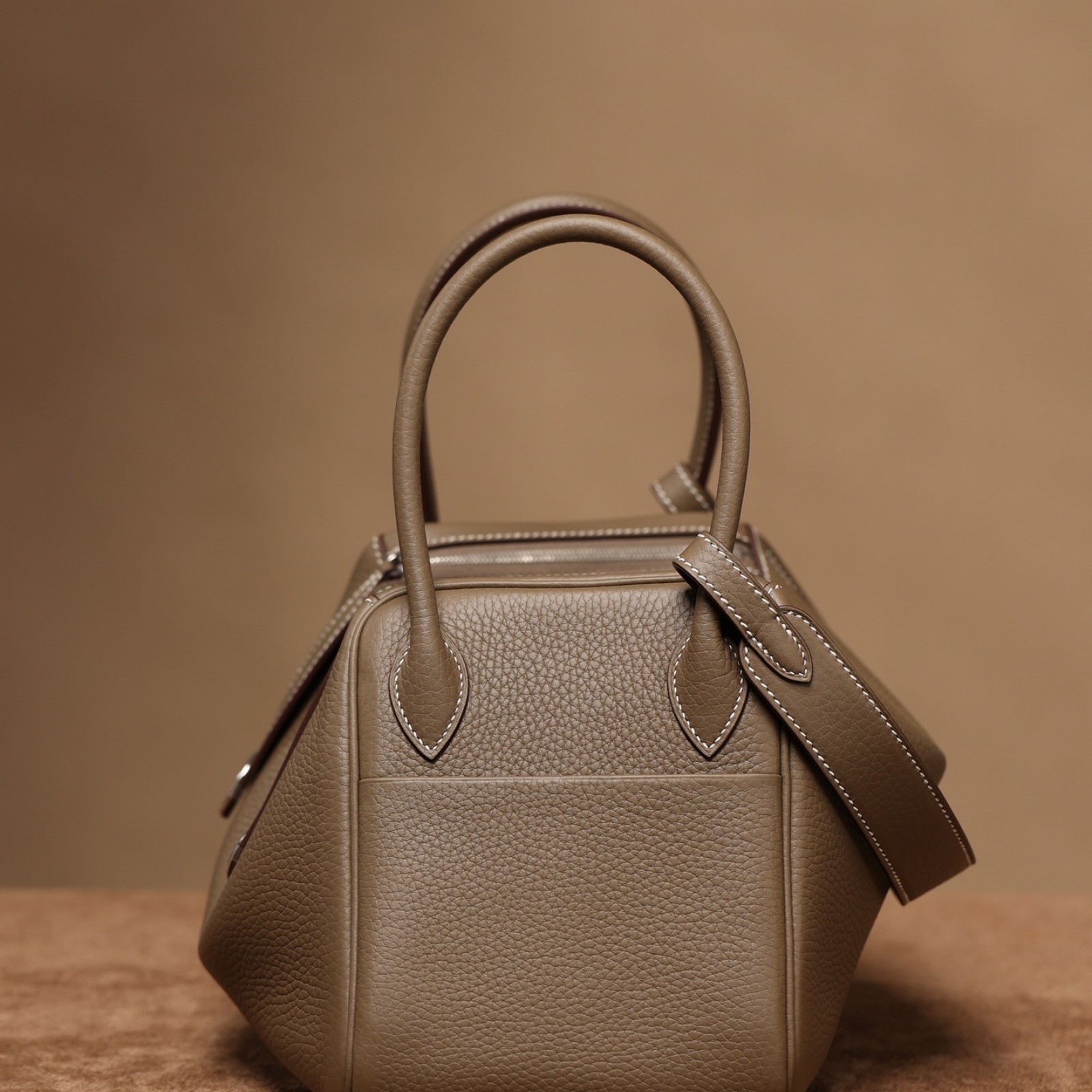 Hermès Lindy 26 Etoupe TC