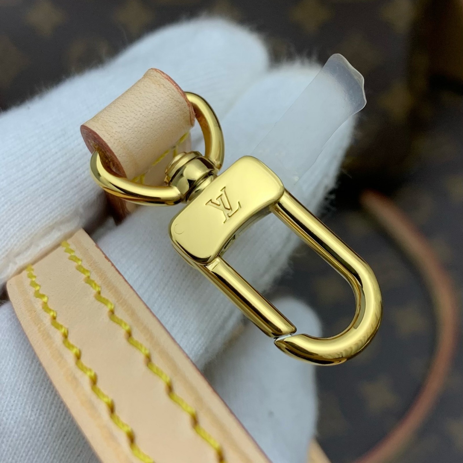 LV Pochette Accessoires