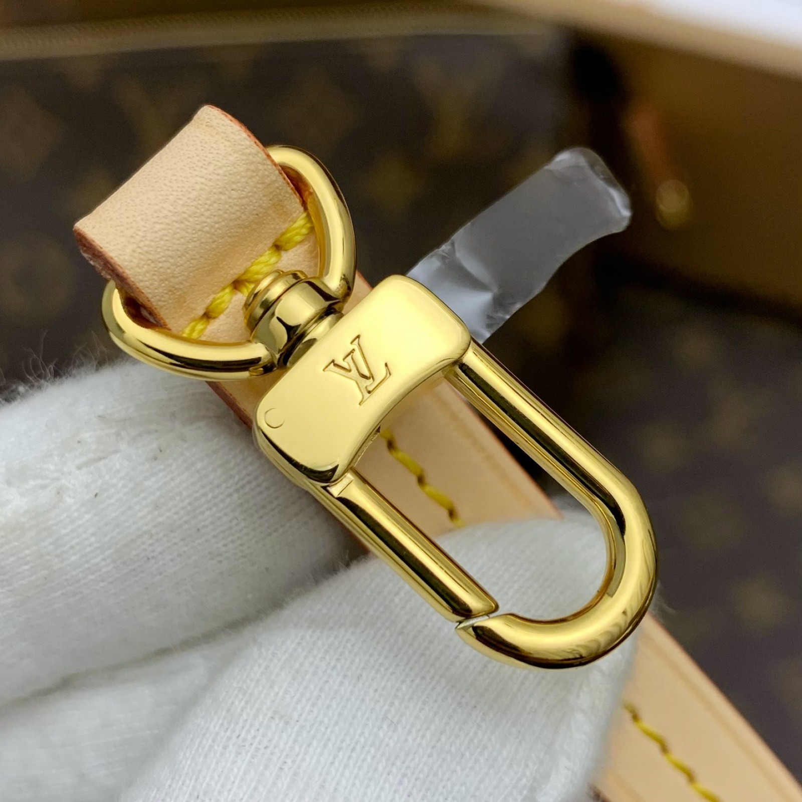 LV Pochette Accessoires