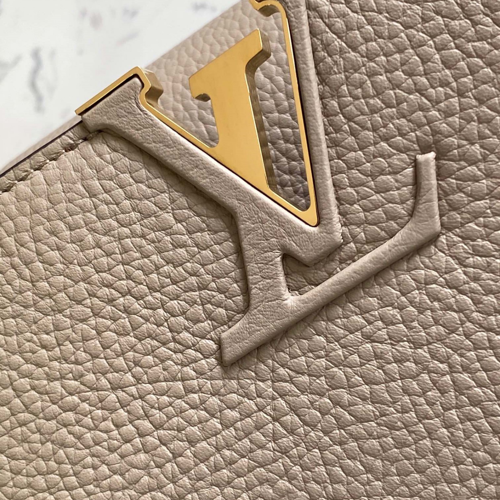 LV Capucines MM