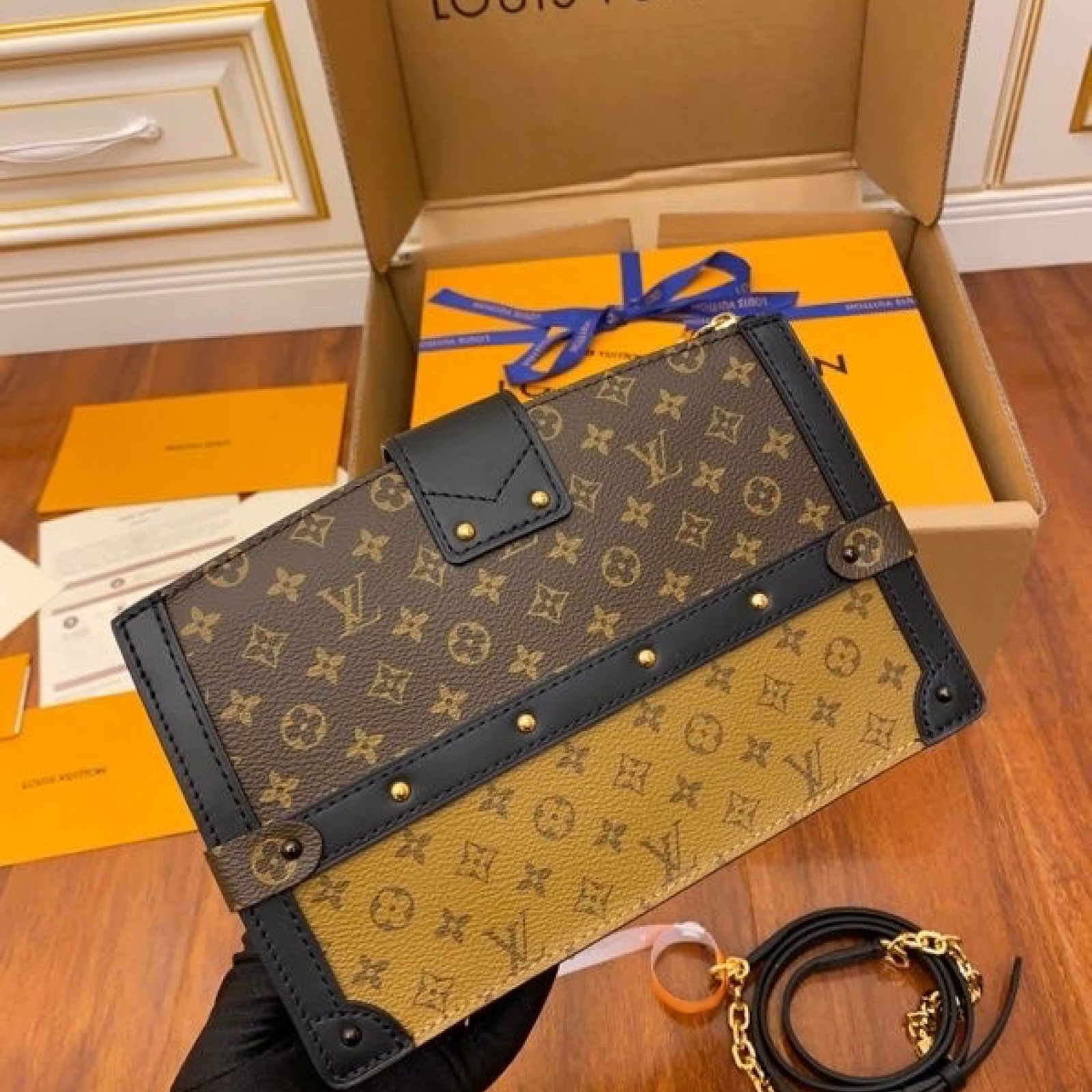 LV Trunk Clutch