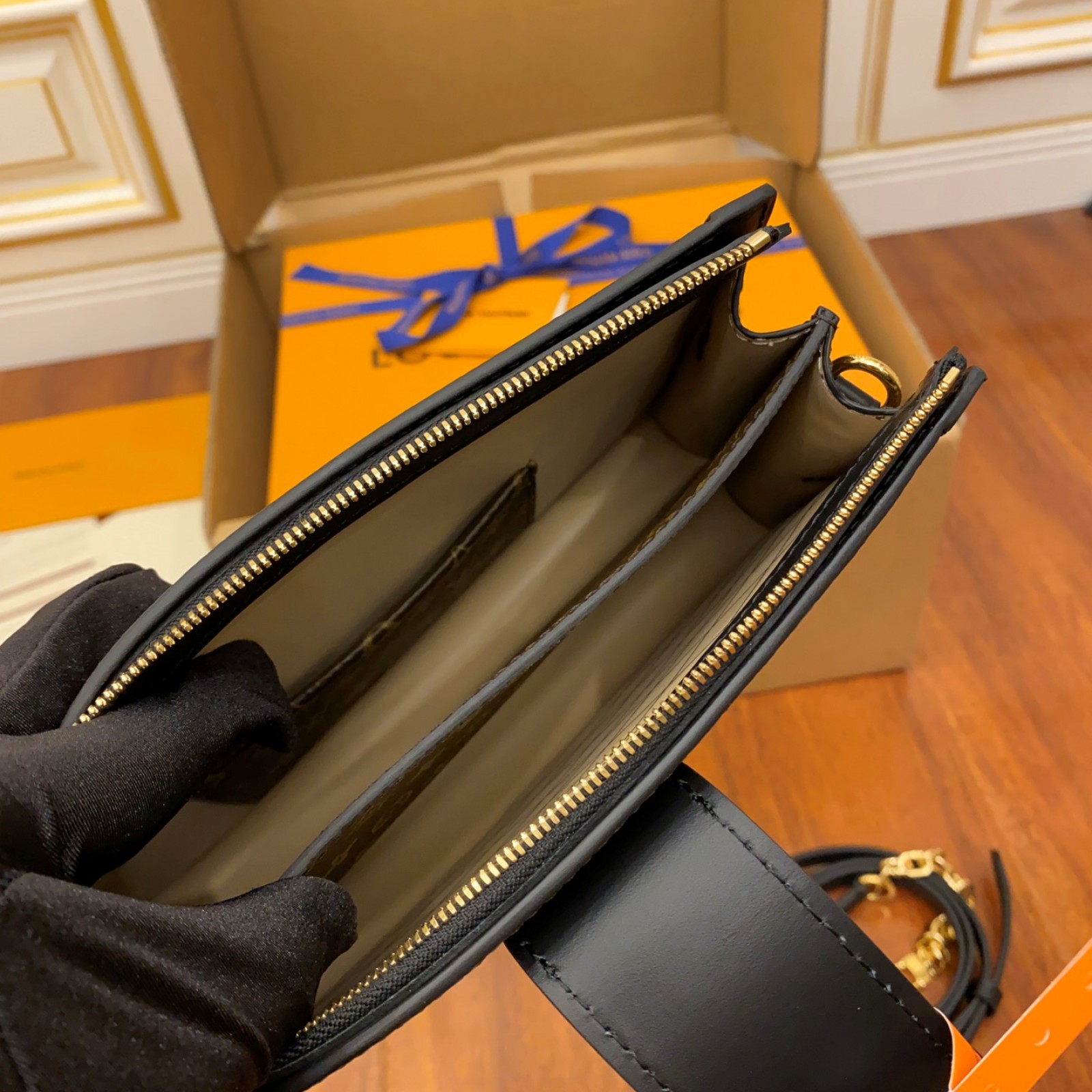 LV Trunk Clutch