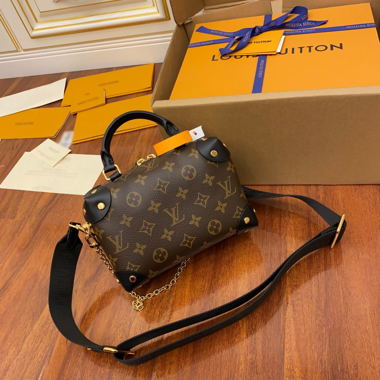 LV Petite Malle Souple