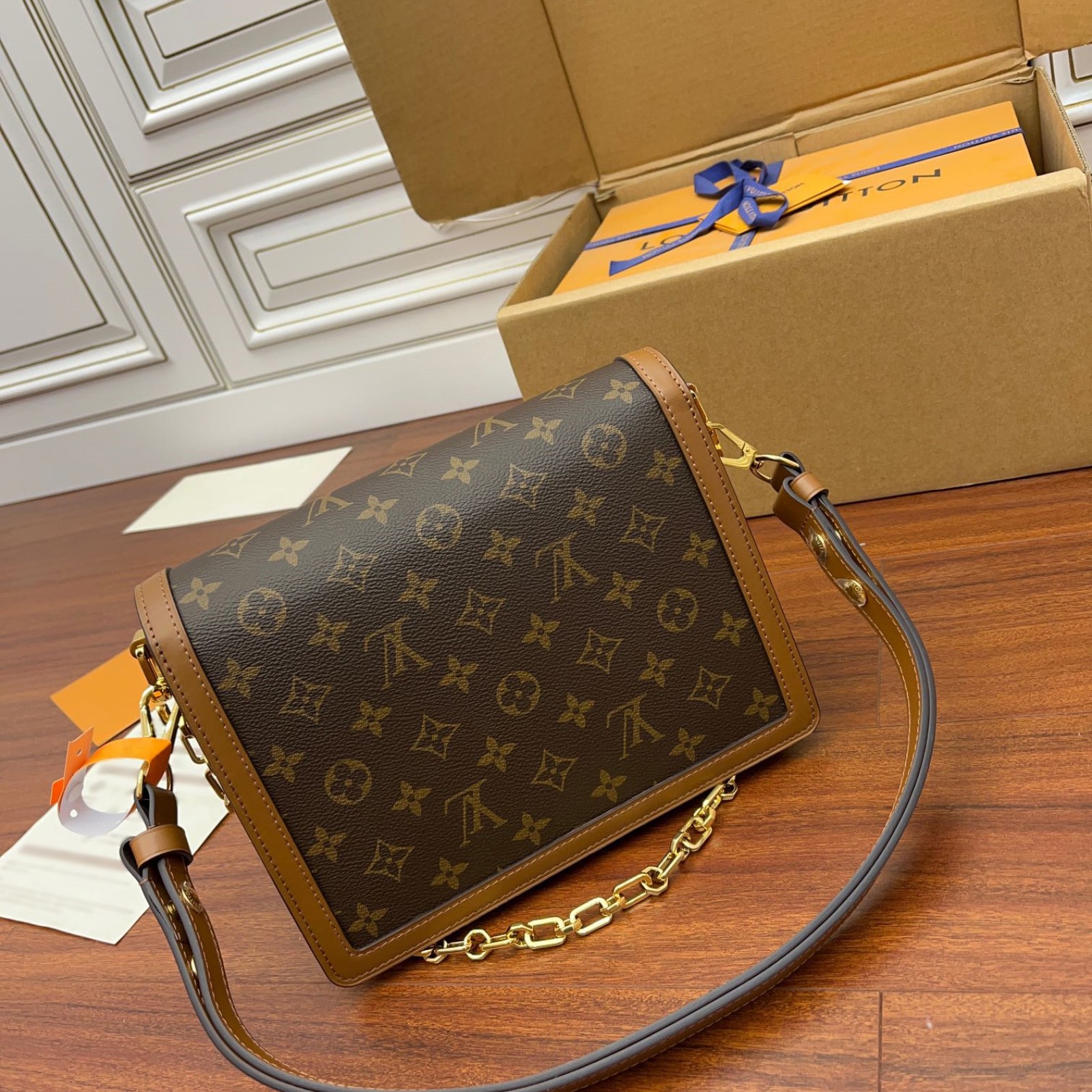 LV Dauphine MM