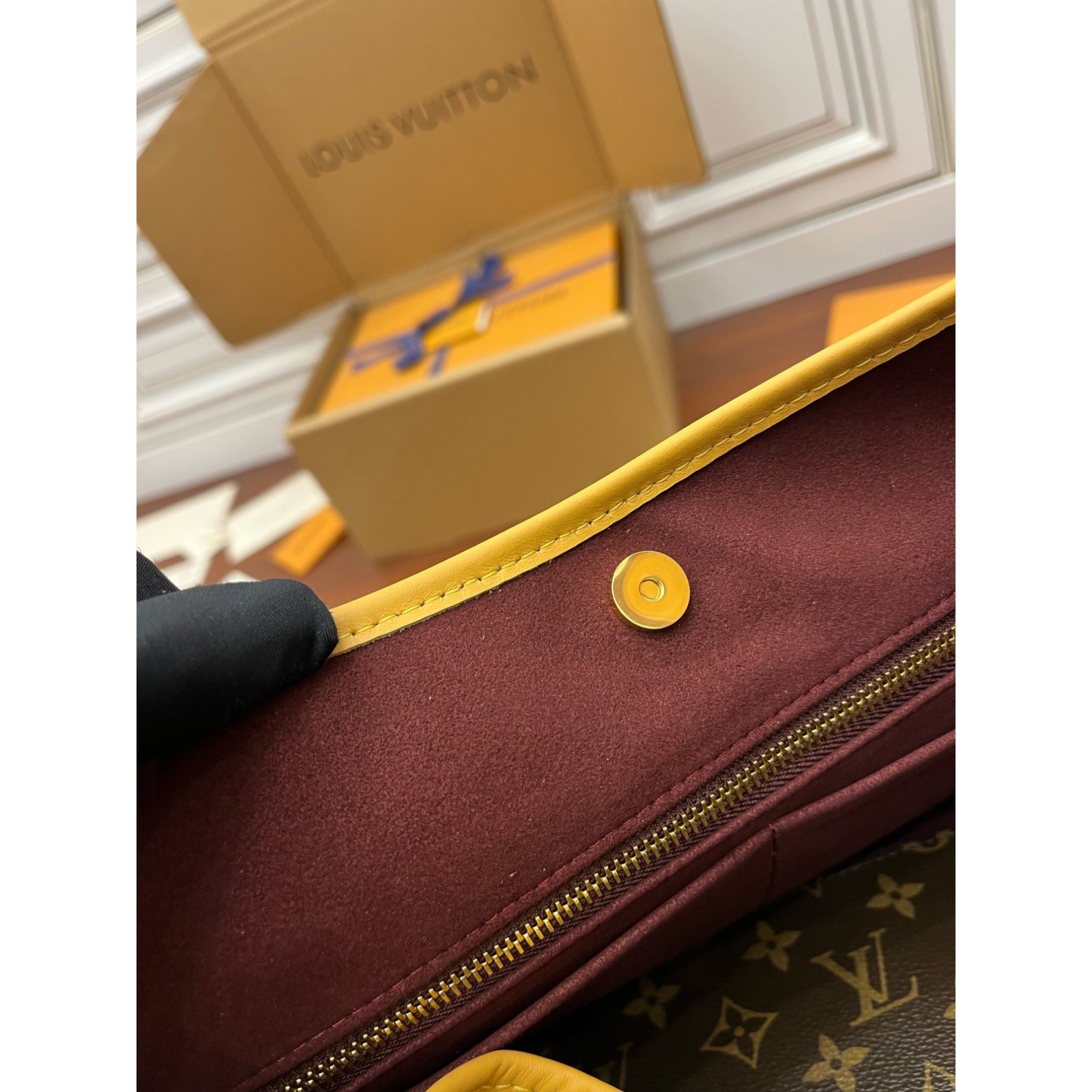 LV CarryAll MM