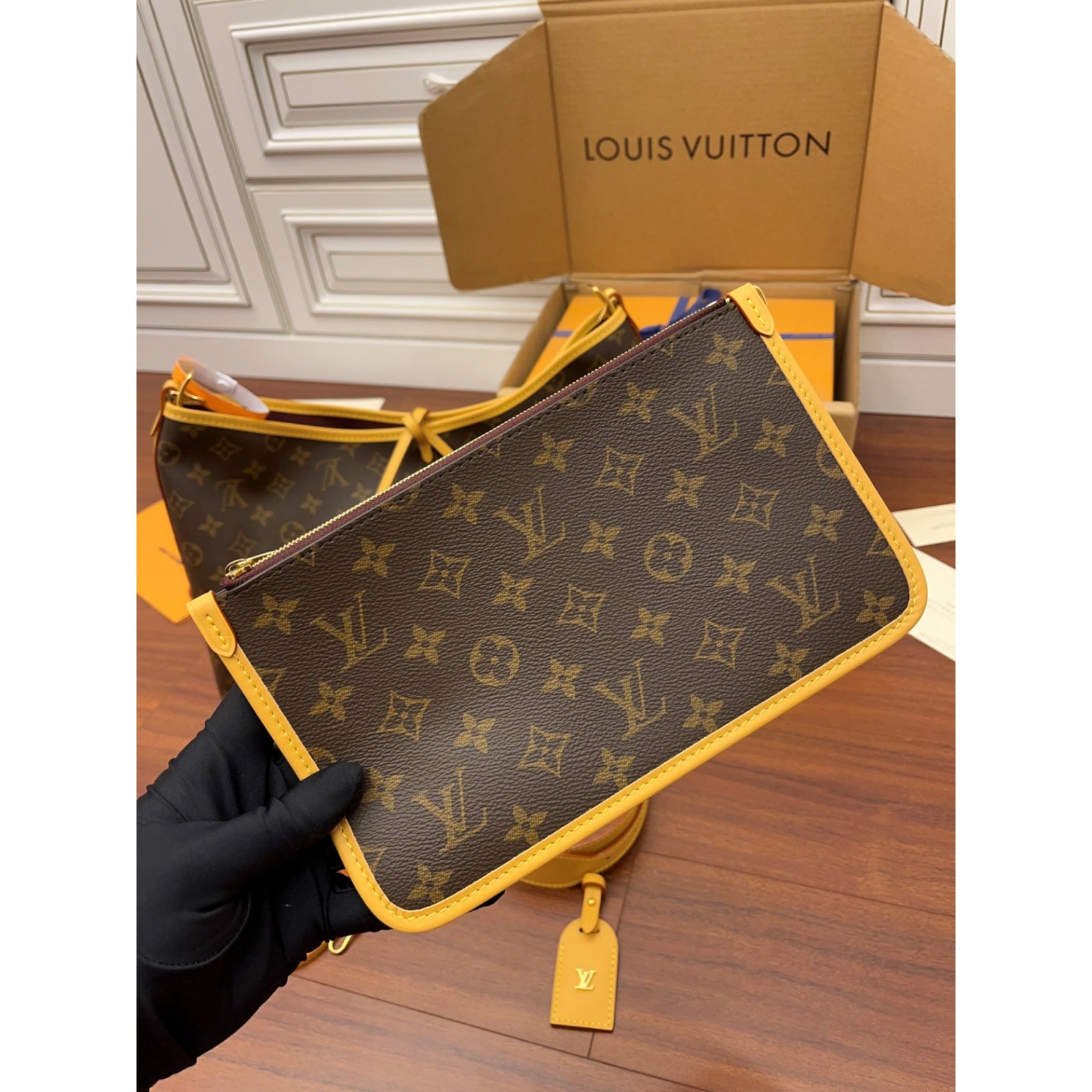 LV CarryAll MM