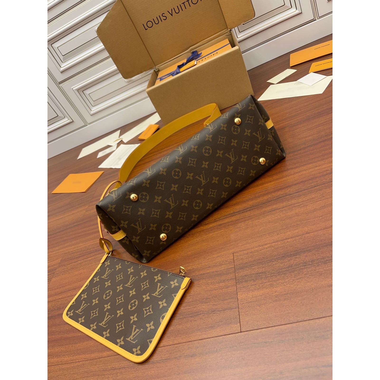 LV CarryAll MM