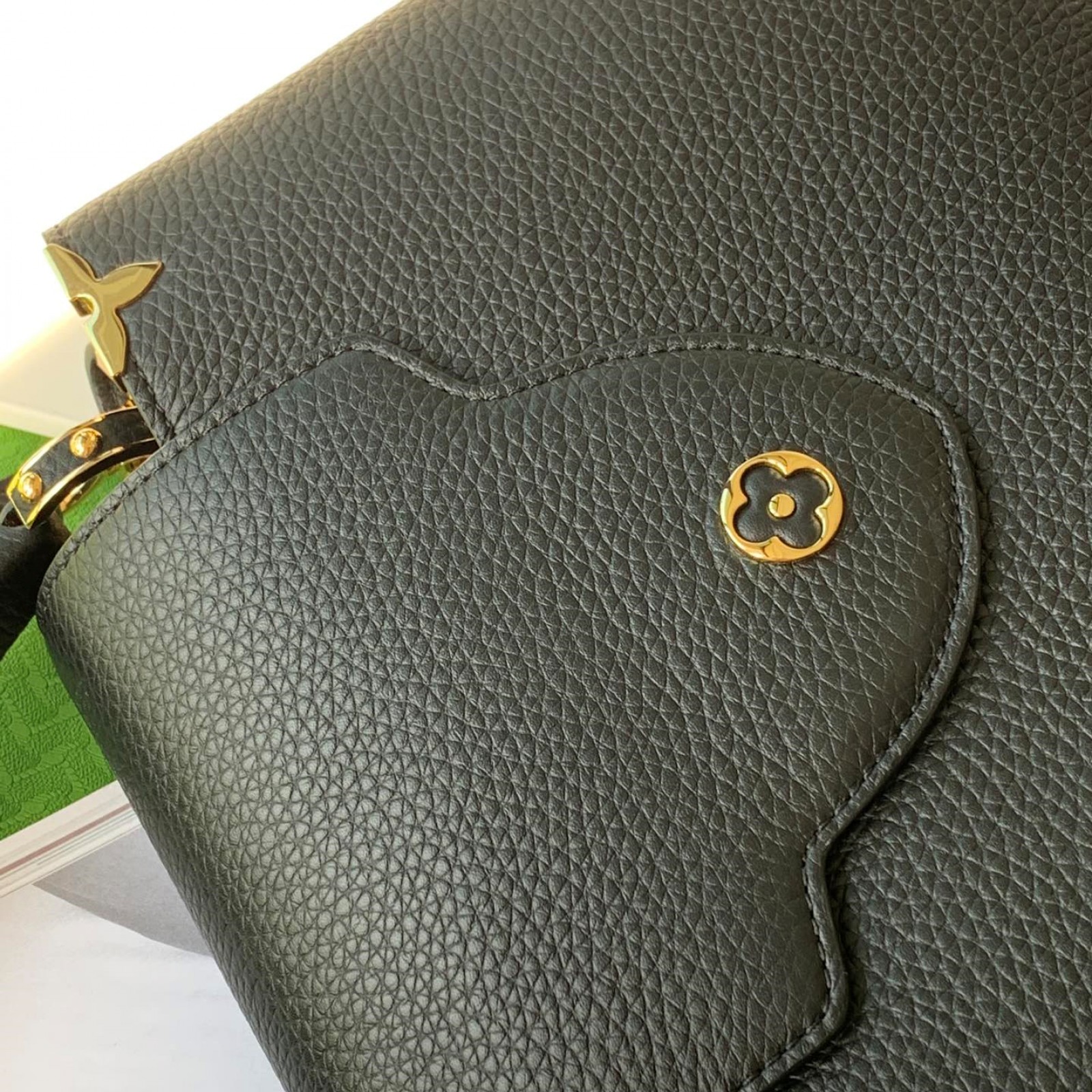 LV Capucines MM