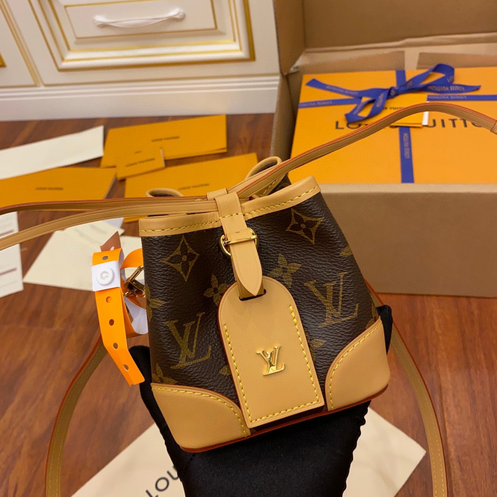 LV Noé Purse