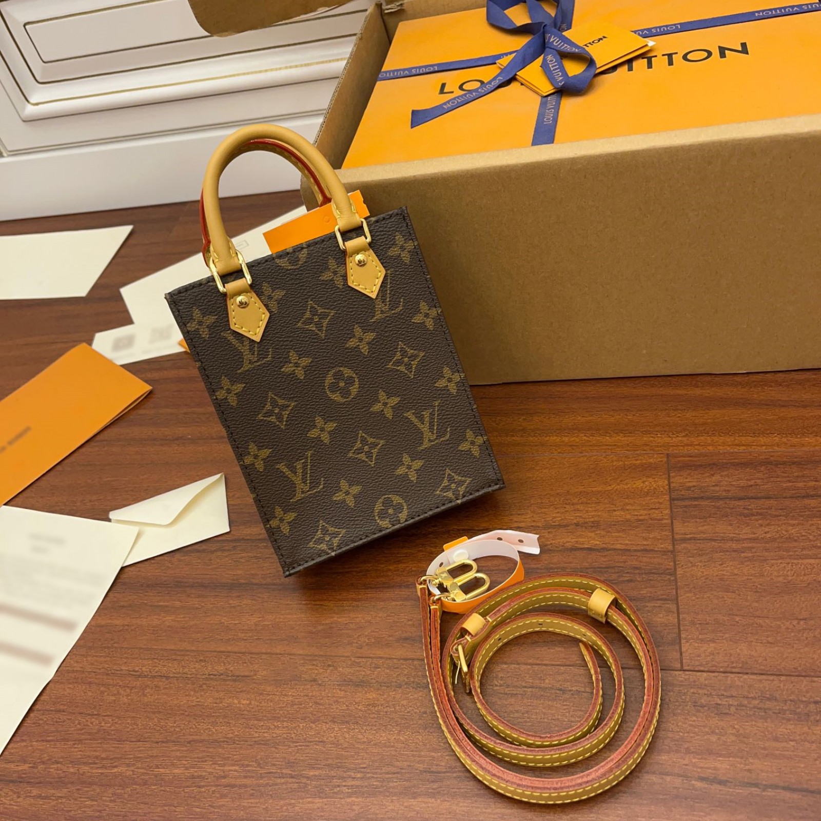 LV Petit Sac Plat