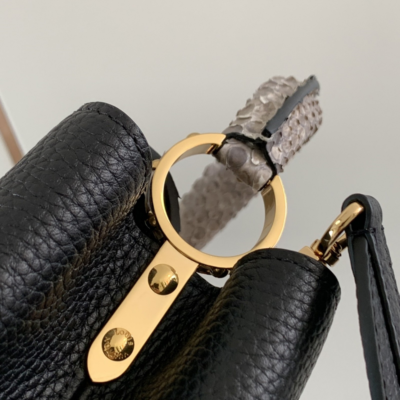 LV Capucines BB